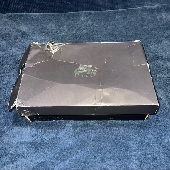 Air Force 1, 07 LV8. - Picture 3 of 5